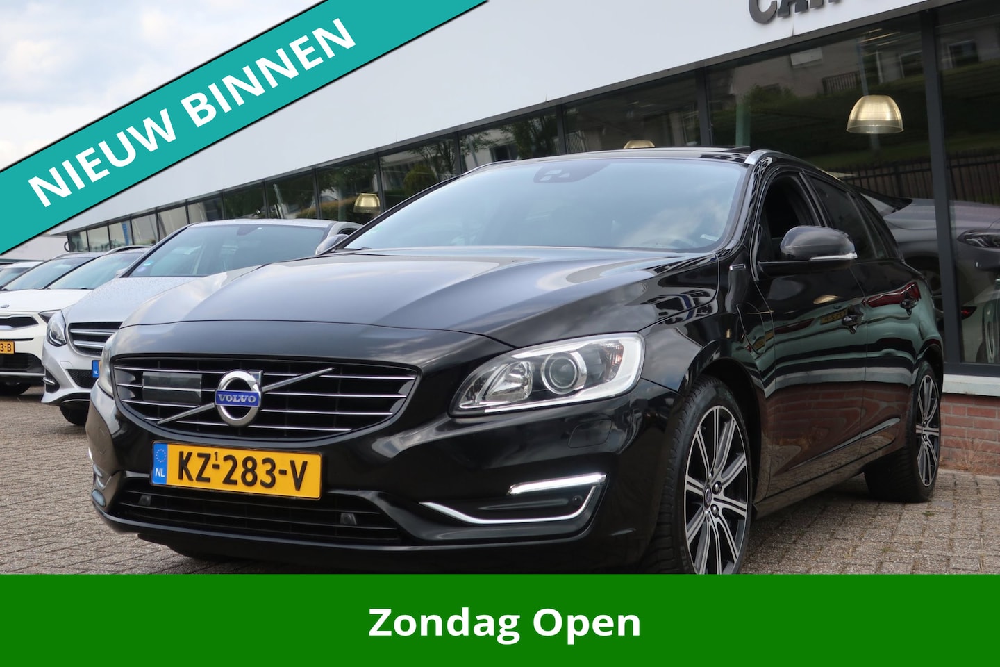 Volvo V60 - 2.4 D5 Twin Engine R-Design 2e EIG_LED_ADAP-CRUIS_PANO_CAM_BLIZZ_19-INCH. - AutoWereld.nl