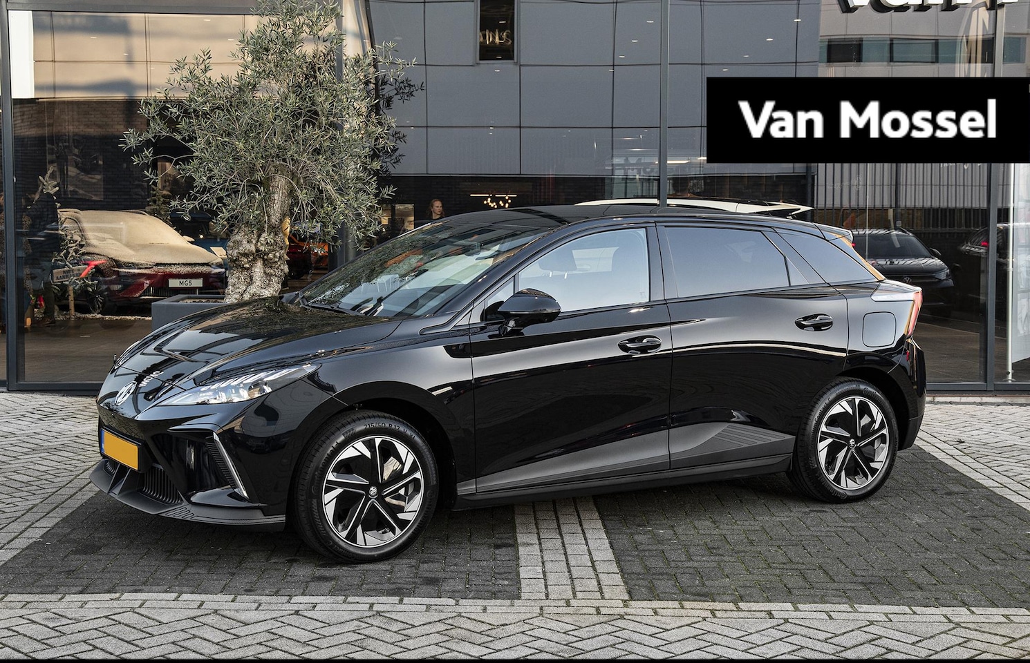 MG MG4 Electric - Luxury 64 kWh - AutoWereld.nl