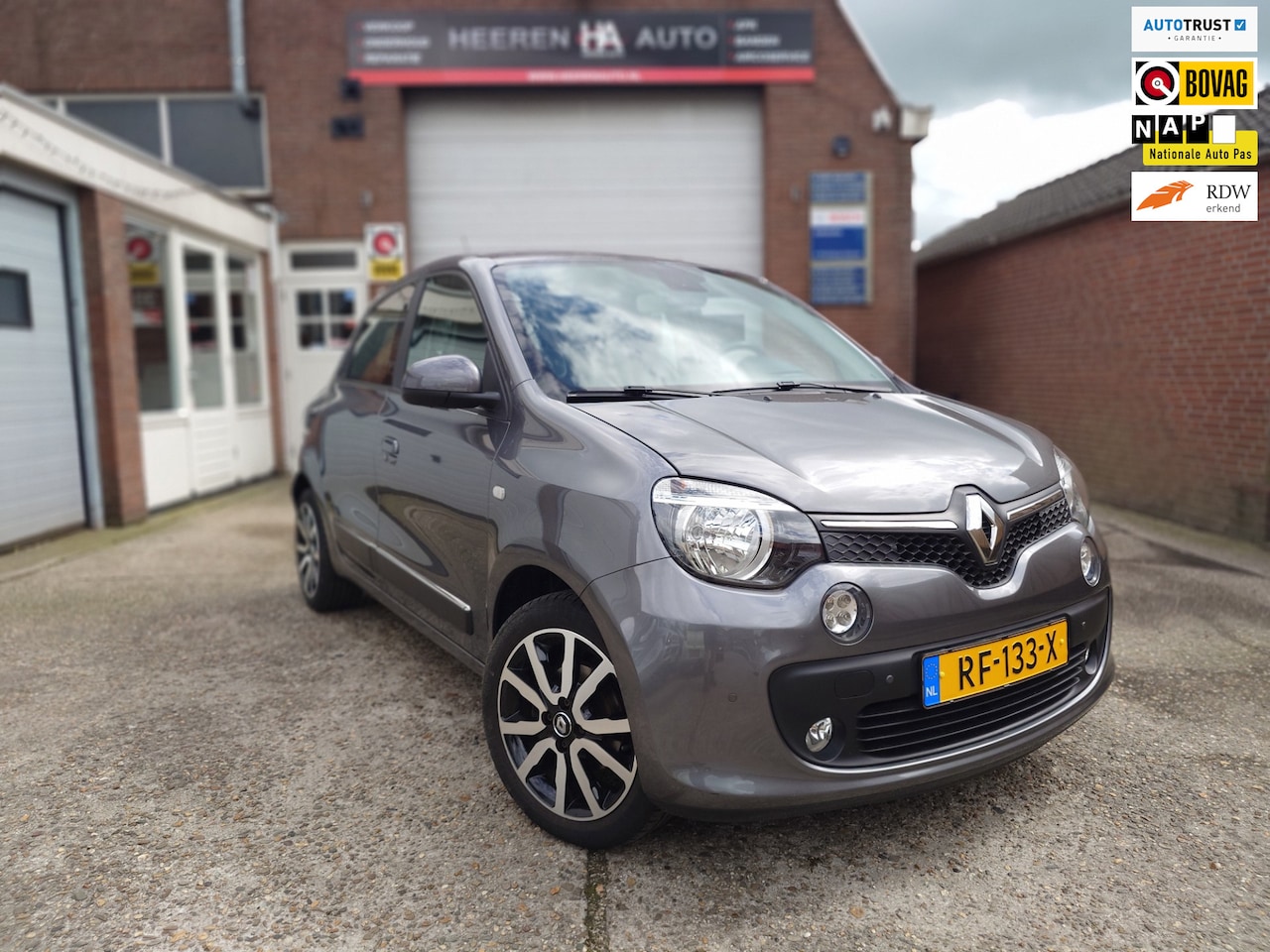 Renault Twingo - 1.0 SCe Intens 1.0 SCe Intens, Automaat!, Airco, Camera - AutoWereld.nl