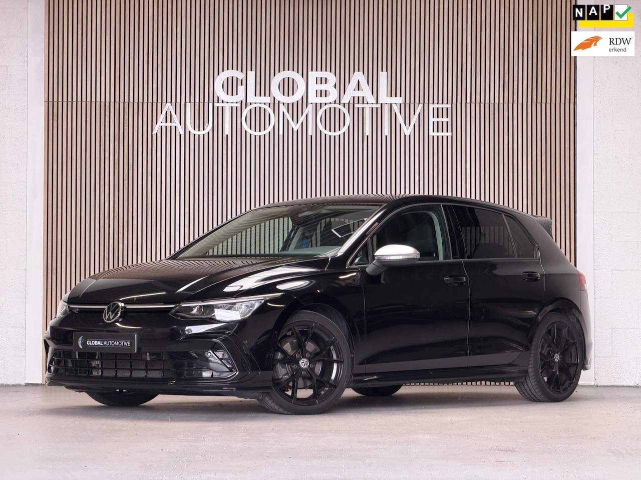 Volkswagen Golf - 1.0 TSI 110PK - R LINE EXTERIEUR - VIRTUAL COCKPIT - 18'' - R SPOILER - ORIGINEEL NL - AutoWereld.nl