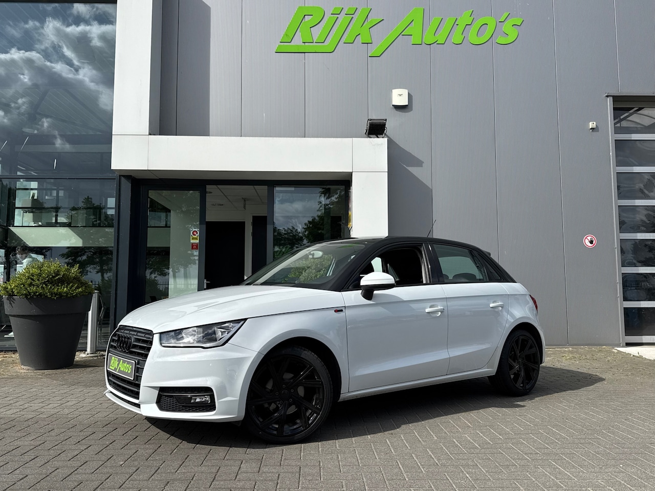 Audi A1 Sportback - 1.0 TFSI * 1E Eigenaar * 100% Onderhouden - AutoWereld.nl