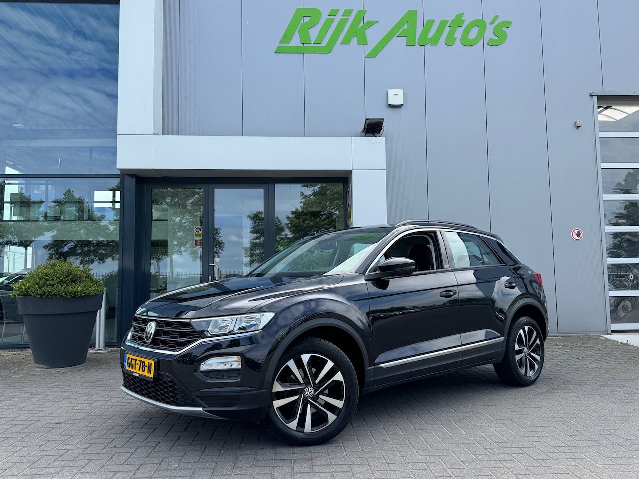 Volkswagen T-Roc - 1.5 TSI Sport Business R 1.5 TSI Sport Business R - AutoWereld.nl