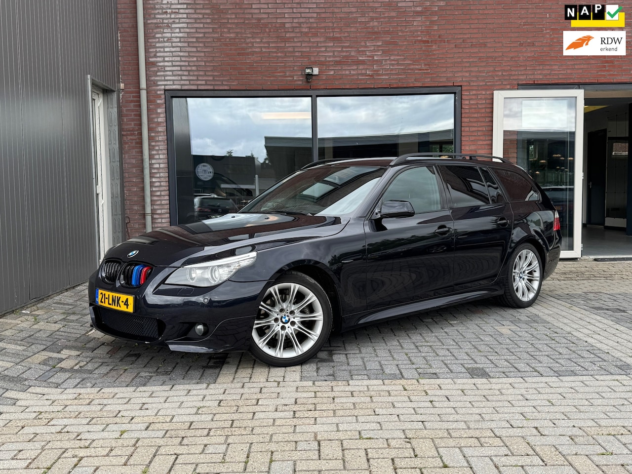 BMW 5-serie Touring - 520i M-Sport LCI | Leer | Trekhaak | Stoelverwarming | Navi | Clima | cruise | - AutoWereld.nl