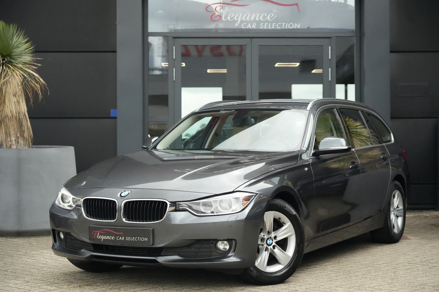 BMW 3-serie Touring - 320d 164pk Navigatie/Stoelverwarming/PDC - AutoWereld.nl