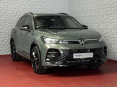 Volkswagen Tiguan - 1.5 eHYBRID 272 PK NW AUTO R-LINE VW.TREKHAAK BLACK PANO XL.NAVI STOEL/STUUR VERW. BLACK.S