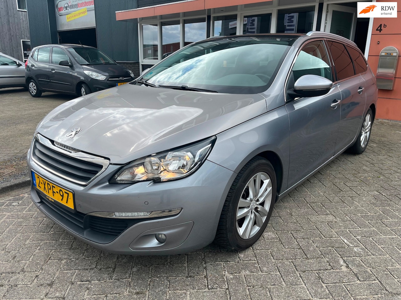 Peugeot 308 SW - 1.6 BlueHDI Blue Lease Executive 1.6 BlueHDI Blue Lease Executive - AutoWereld.nl