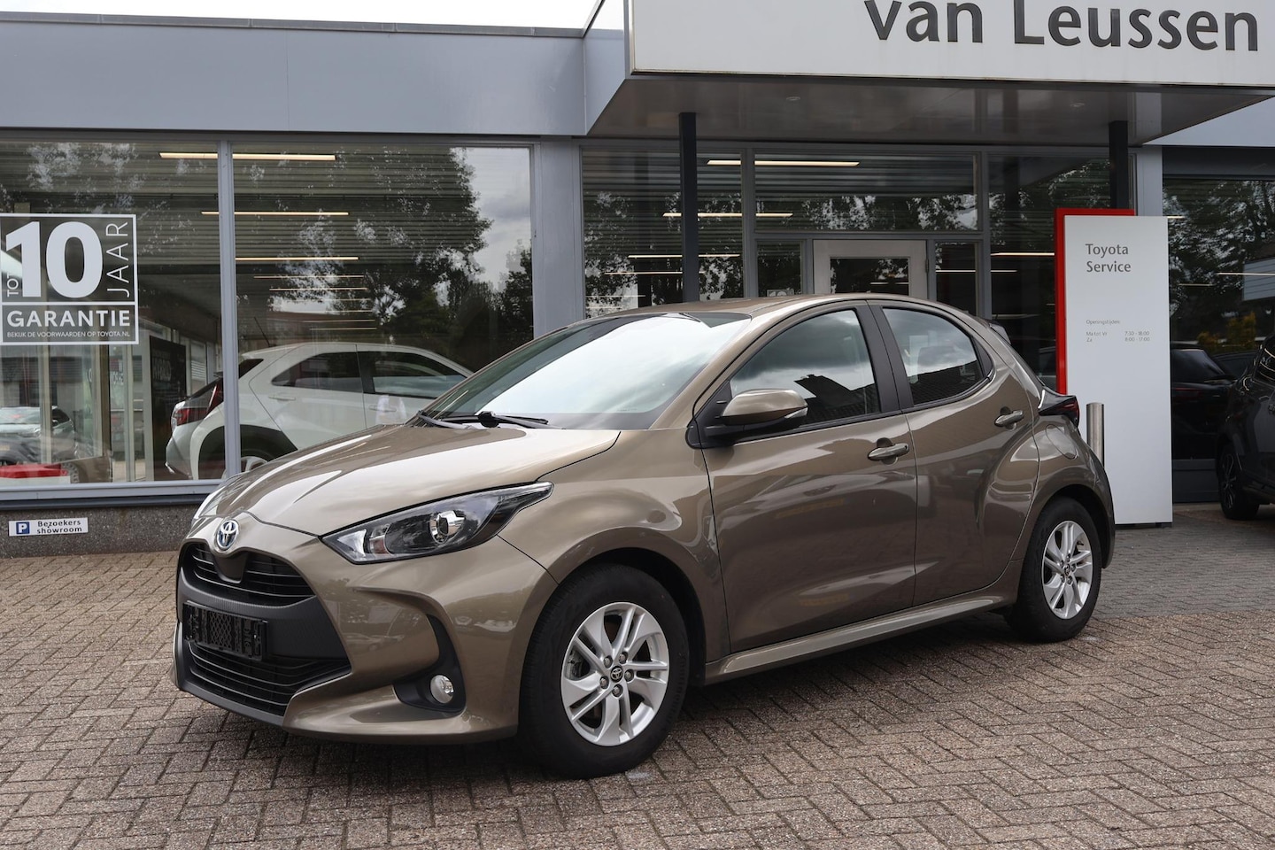 Toyota Yaris - 1.5 HYBRID STOELVERW. AD-CRUISE APPLE/ANDROID CLIMA CAMERA - AutoWereld.nl