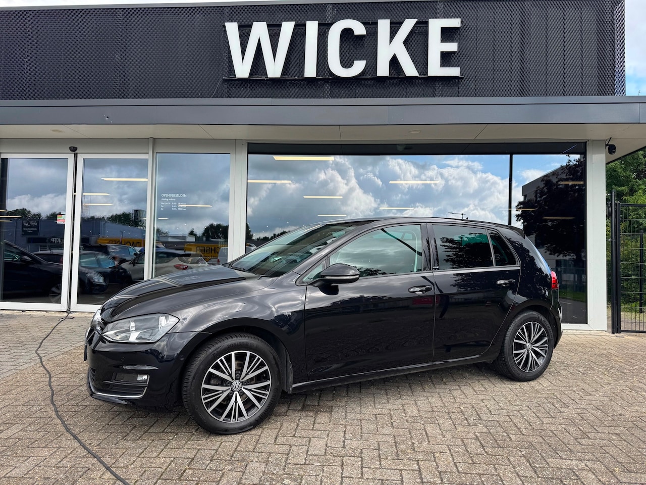 Volkswagen Golf - 1.2 TSI Allstar Navigatie Clima Cruise control PDC - AutoWereld.nl