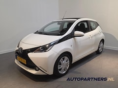 Toyota Aygo - 1.0 VVT-i x-wave Cabrio schuifdak - Halfleder- Achteruitrijcamera - Cruise - Airco