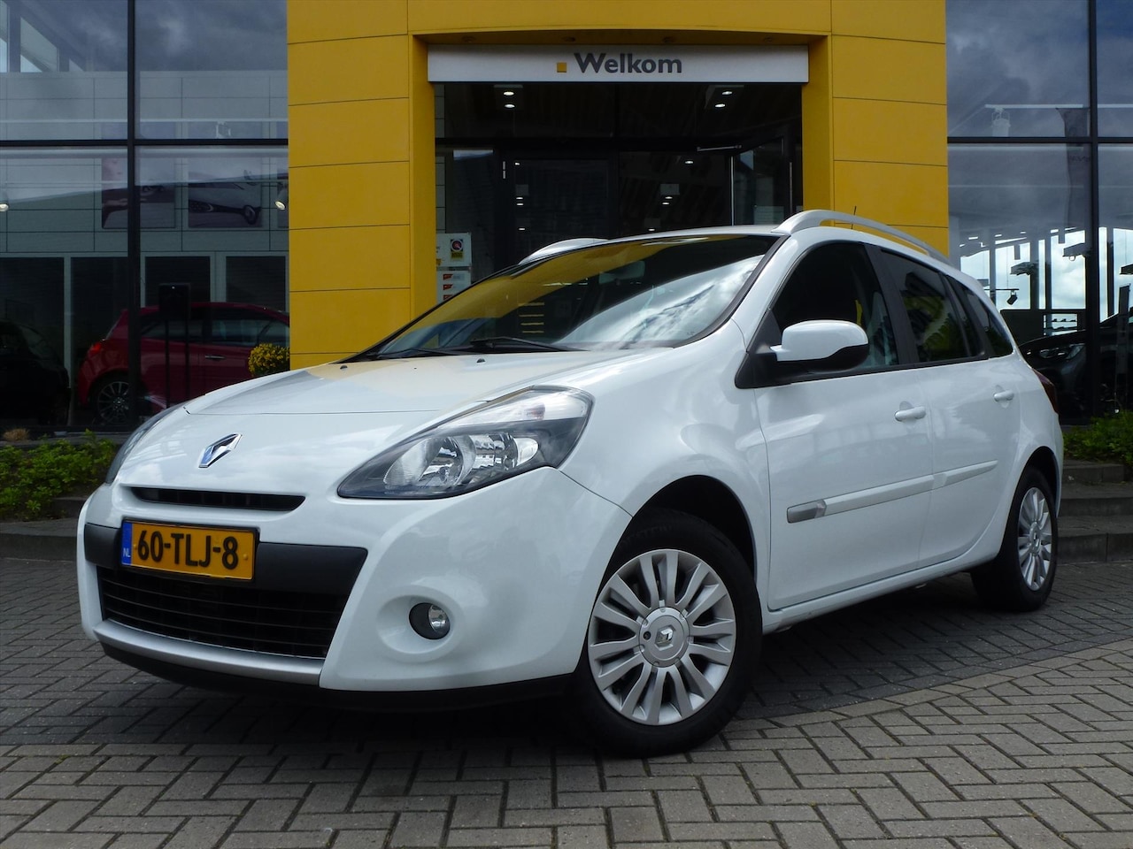 Renault Clio - 1.2 TCE 100 pk Collection / Trekhaak / Ecc / Lmv / Cruise-Control / Compleet dealer O.H. - AutoWereld.nl