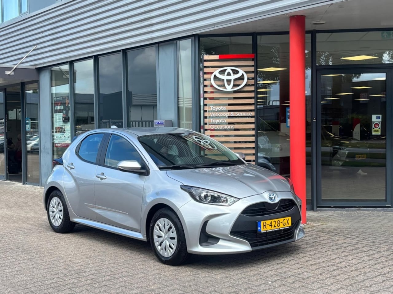 Toyota Yaris - 1.5 Hyb. Active | UNIEK | 4496 km!!! | Automaat | Nav | Carplay - AutoWereld.nl