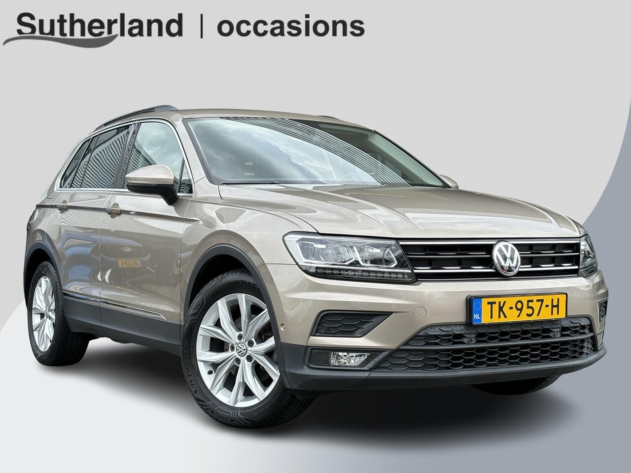 Volkswagen Tiguan - 1.4 TSI Comfortline 125pk | Wegklapbare Trekhaak | Adaptive Cruise | Navi | Carplay | - AutoWereld.nl