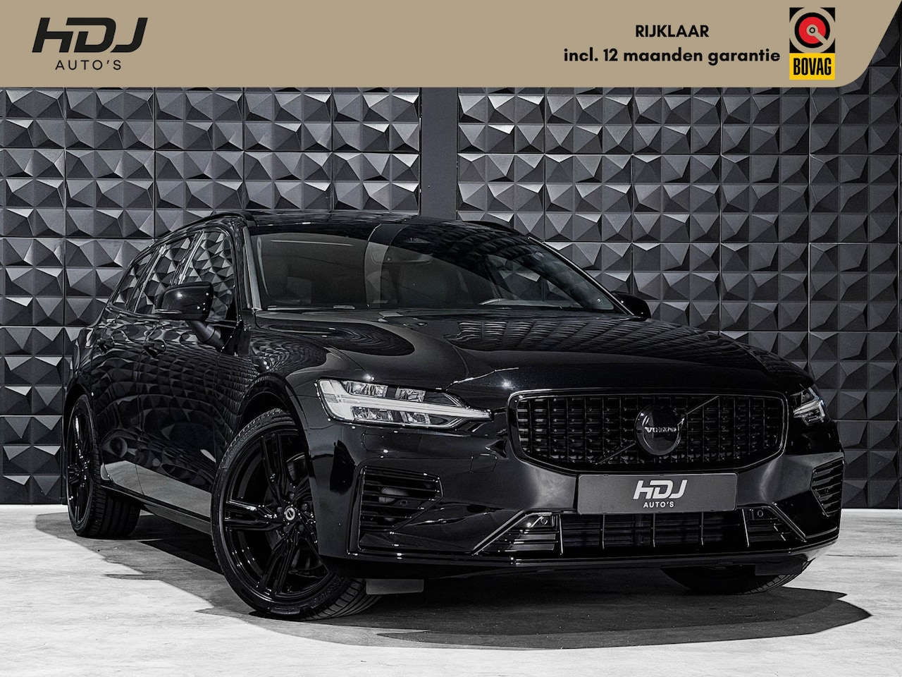 Volvo V60 - 2.0 T6 Plug-in hybrid AWD Plus Dark | Pano | All Black | 19" | H/K | Trekh. | Memo | - AutoWereld.nl