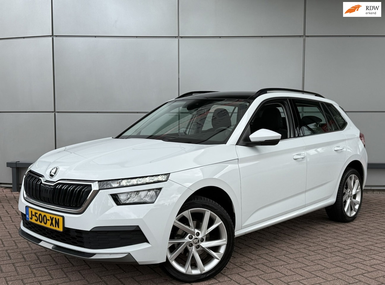 Skoda Kamiq - 1.5 TSI ACT Business Edition | Panoramadak | LED | Carplay | Camera - AutoWereld.nl