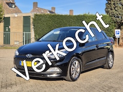 Hyundai i20 - 1.2 HP i-Motion Comfort Afneembare trekhaak / Cruise Controle / Airco / Carr kitt / Automa