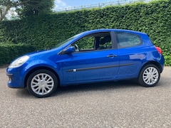 Renault Clio - 1.4-16V Exception