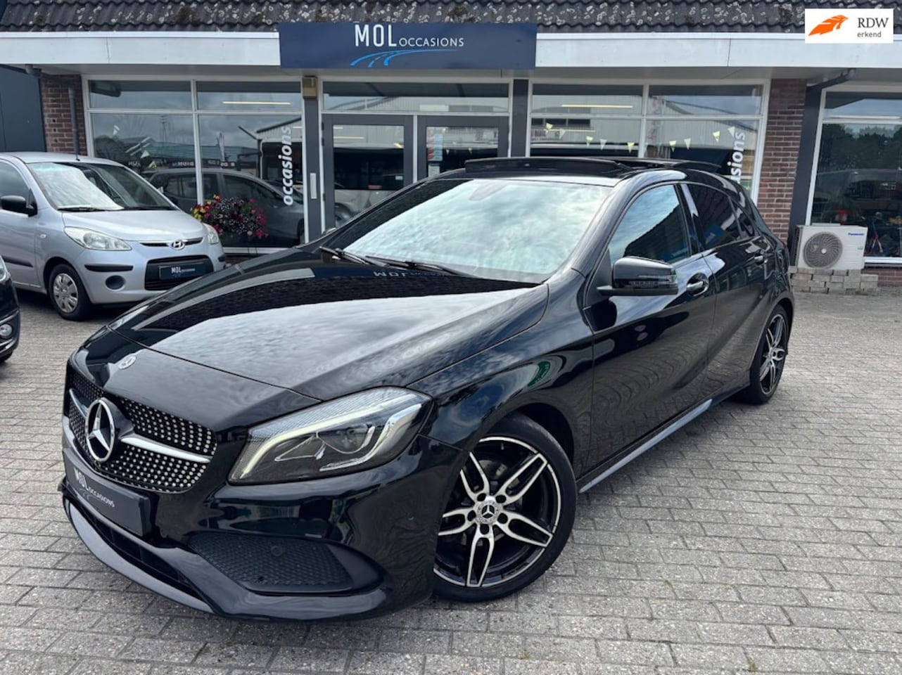 Mercedes-Benz A-klasse - A200 Motorsport Edition | Pano | Auto | AMG | Sfeerverl - AutoWereld.nl
