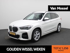 BMW X1 - sDrive18i High Executive | M-SPORT | CAMERA | NAVIGATIE | SFEERVERLICHTING | STOELVERWARMI