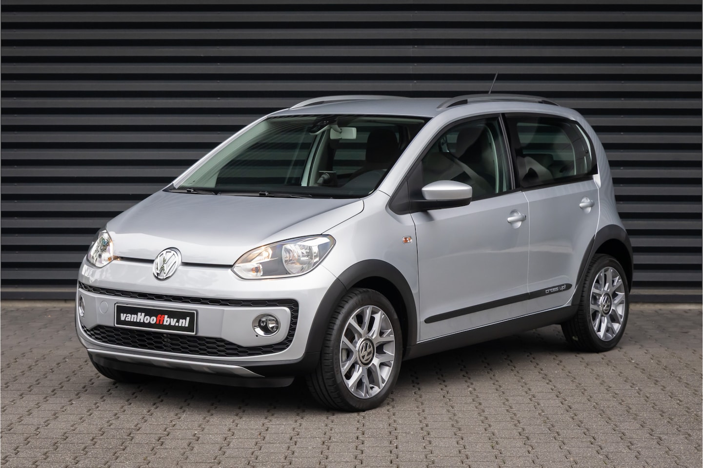 Volkswagen Up! - 1.0 cross up! BlueMotion 1.0 cross up! BlueMotion - AutoWereld.nl