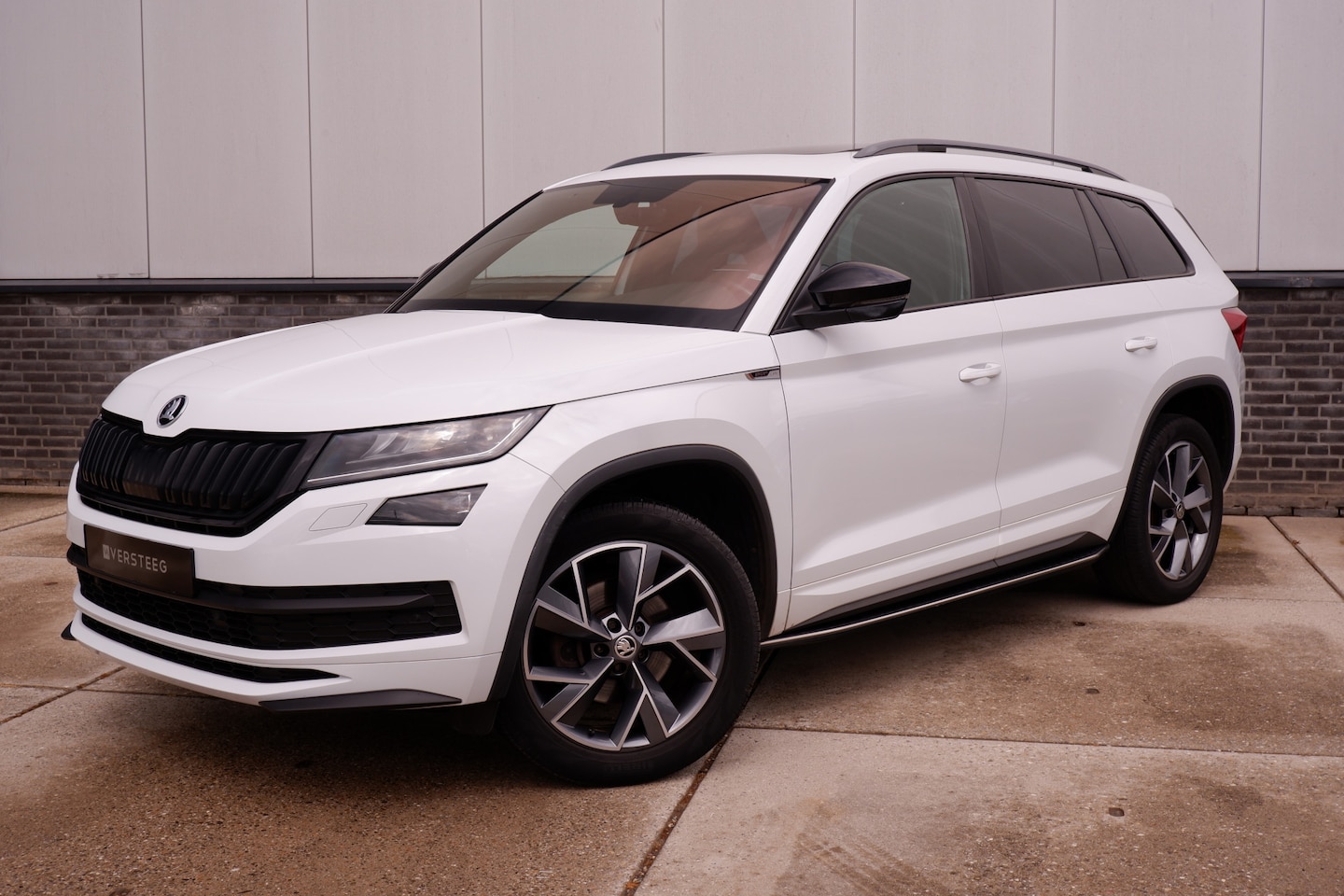 Skoda Kodiaq - 1.5 TSI Sportline Business 7p. | Pano | Elek. Trekhaak | Carplay | Memory | Sfeerverlicht. - AutoWereld.nl