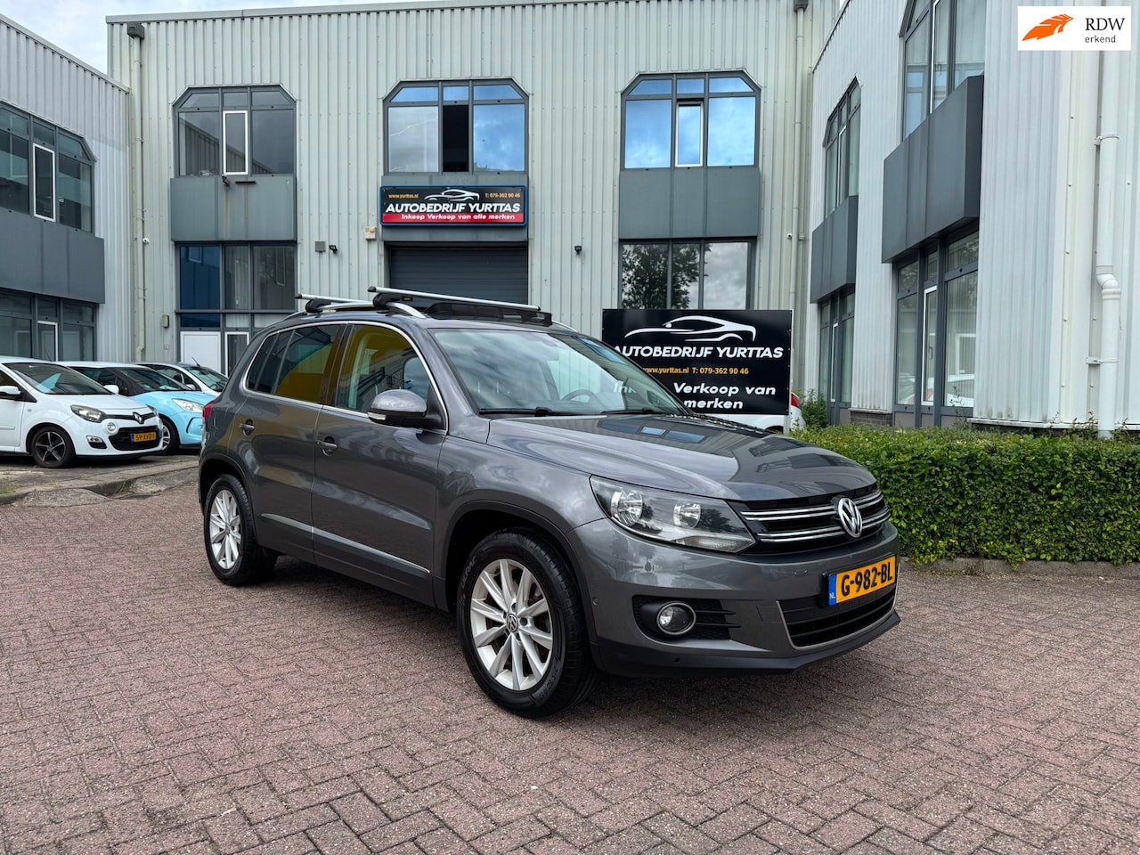 Volkswagen Tiguan - 1.4 TSI R-Line Edition PANO!! - AutoWereld.nl