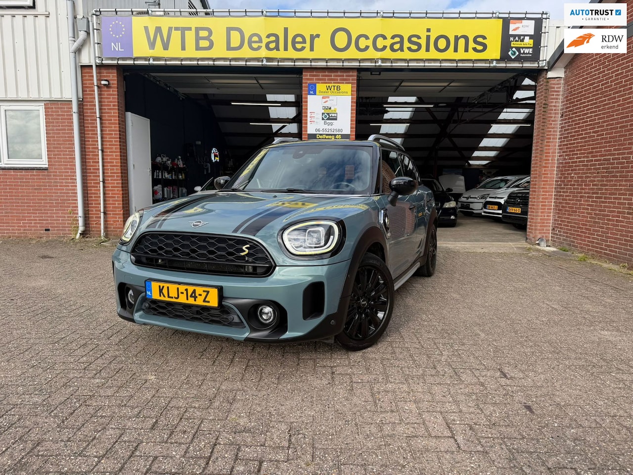 MINI Countryman - 1.5 Cooper S E ALL4 Chili, Countryman, Plug-in Hybride, 1eEig, Navi, Multi Color Uitvoerin - AutoWereld.nl