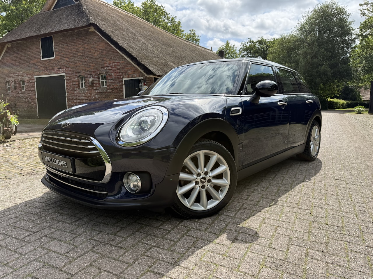 MINI Clubman - 1.5 Cooper Pepper. Panorama,Navi,LED. Dealer ond ! Zeer mooi !! - AutoWereld.nl