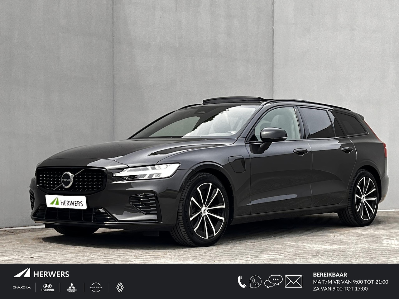 Volvo V60 - 2.0 T8 Plug-in hybrid AWD Plus Dark / Dealer onderhouden / SoH 96% / Leder / Panorama schu - AutoWereld.nl