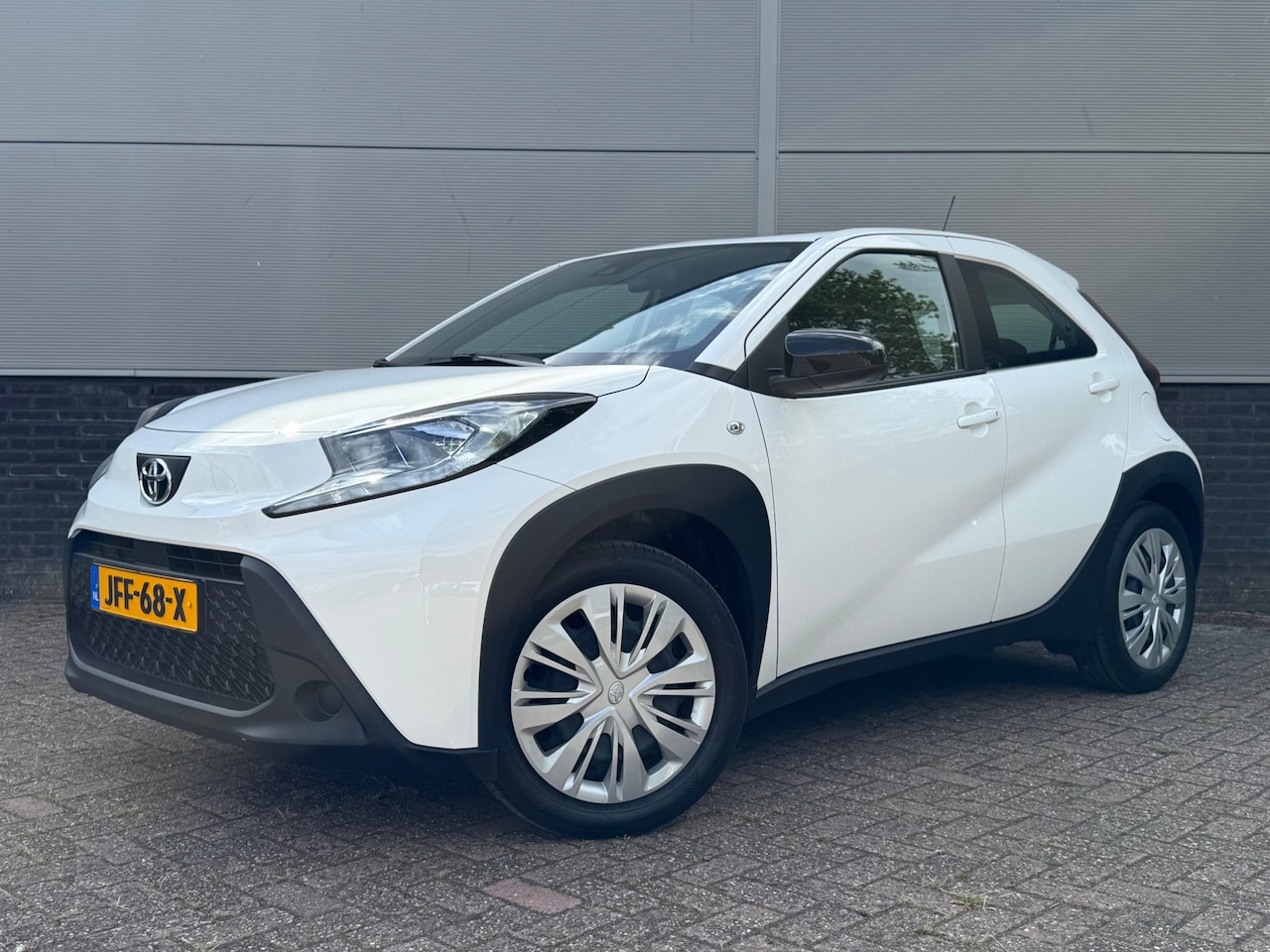 Toyota Aygo X - 1.0 VVT-i MT play 1.0 VVT-i MT Play - AutoWereld.nl