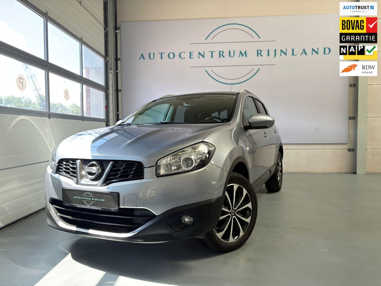 Nissan Qashqai - 1.6 Connect Edition PANO-DVD-DEALERONDERHOUDEN-NL AUTO-CAMERA - AutoWereld.nl