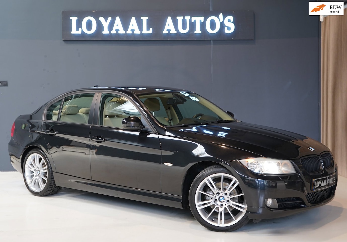 BMW 3-serie - 320i Business Line 170 PK | AIRCO | CRUISE|PDC |ELEK.RAMEN|APK|NAP| - AutoWereld.nl