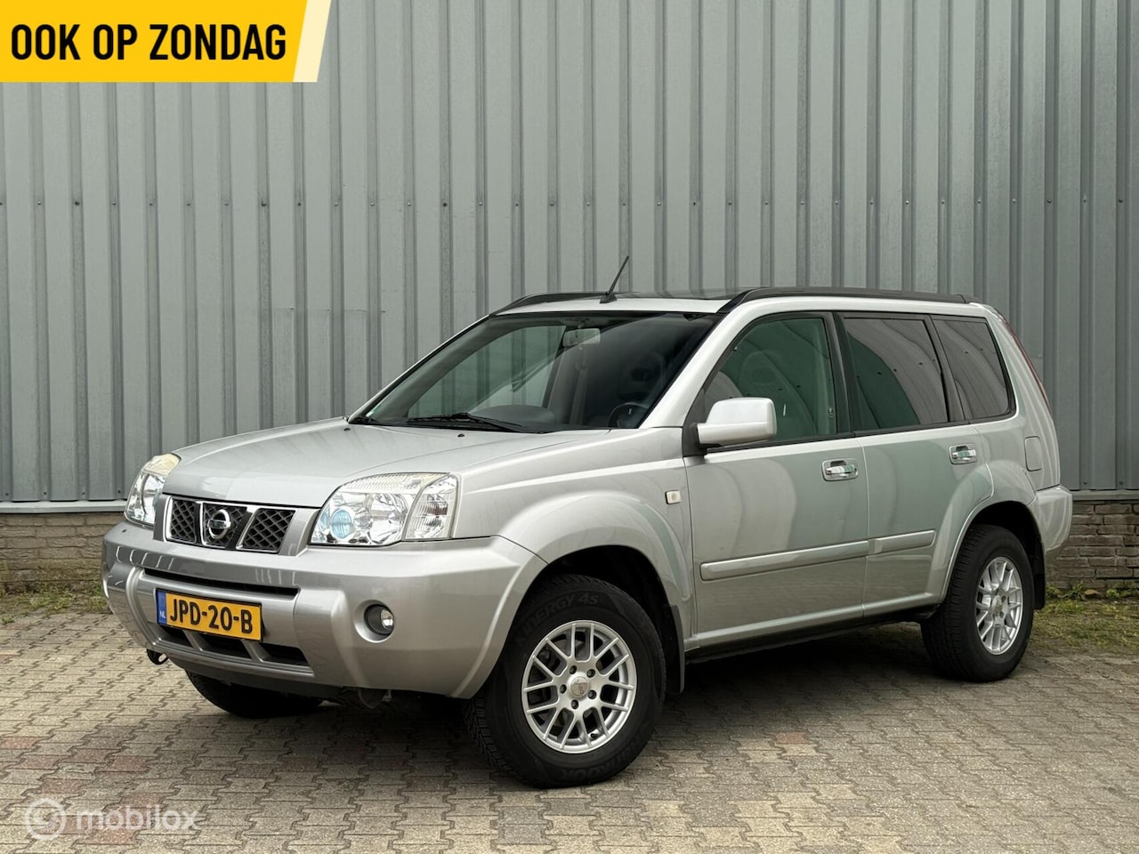 Nissan X-Trail - 2.5 Sport 4x4 | Pano | Leer - AutoWereld.nl
