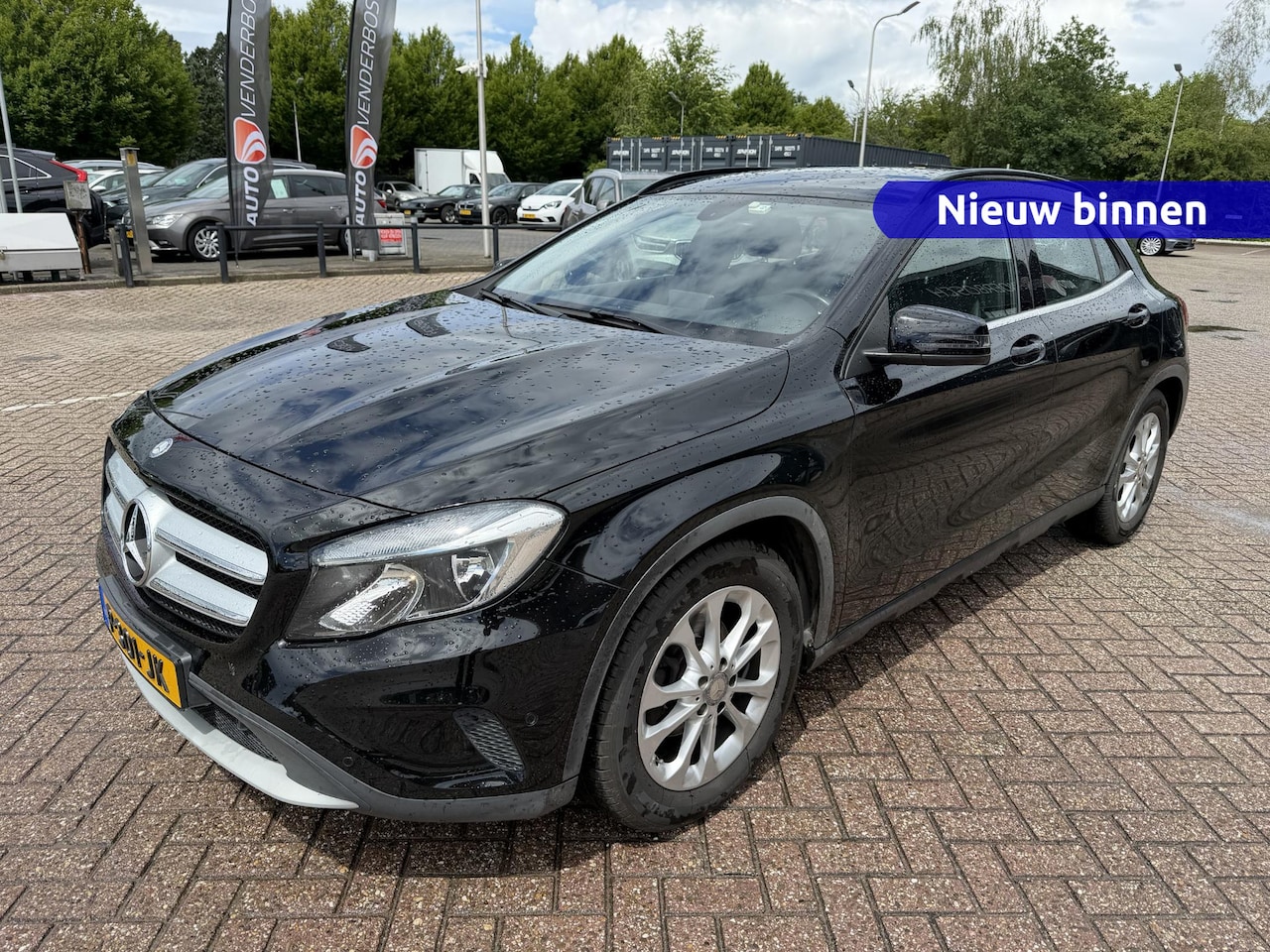 Mercedes-Benz GLA-Klasse - 180 122pk | Trekhaak | Climate control | Navigatie - AutoWereld.nl