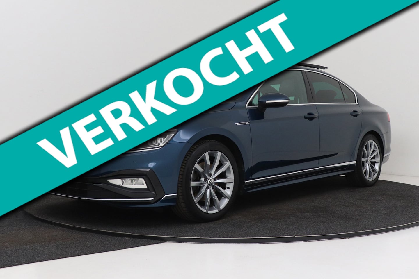 Volkswagen Passat - 1.5 TSI Elegance Business R-Line | Trekhaak | Panoramadak | CarPlay | Digital Cockpit | Ca - AutoWereld.nl