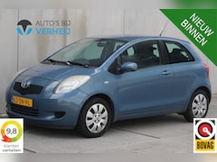 Toyota Yaris - 1.0 VVTi Sol / RADIO / GOED ONDERHOUDEN