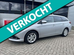 Toyota Auris - 1.8 Hybrid Dynamic / camera