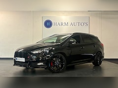 Ford Focus Wagon - 2.0 ST-3 250pk Navi / Volleer / Xenon / Cruise / CAM / Clima