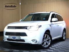 Mitsubishi Outlander - 2.0 PHEV Instyle NAVI PANO THAAK CLIMA CAMERA CRUISE KEYLESS START '14