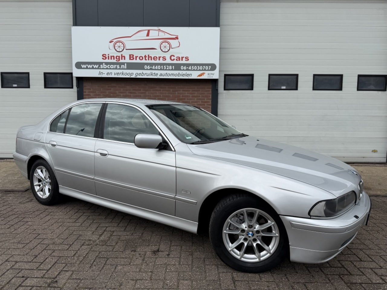 BMW 5-serie - 525i EXE AUT LEER XENON Y-TIMER ROESTVRIJ !!! - AutoWereld.nl