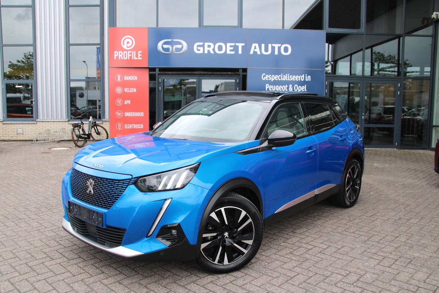 Peugeot e-2008 - EV GT 50 kWh Airco Navi Panoramadak Stoelverwaring Volllll!!!! 59.503km - AutoWereld.nl