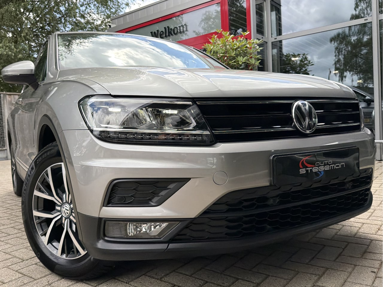 Volkswagen Tiguan - 1.4 TSI *!* NAVI/ CARPLAY/ LED/ TREKHAAK/ 102 DKM *!* - AutoWereld.nl