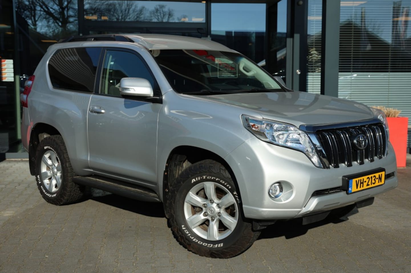 Toyota Land Cruiser 150 - 3.0 D-4D 3DRS VX A/T VAN - AutoWereld.nl