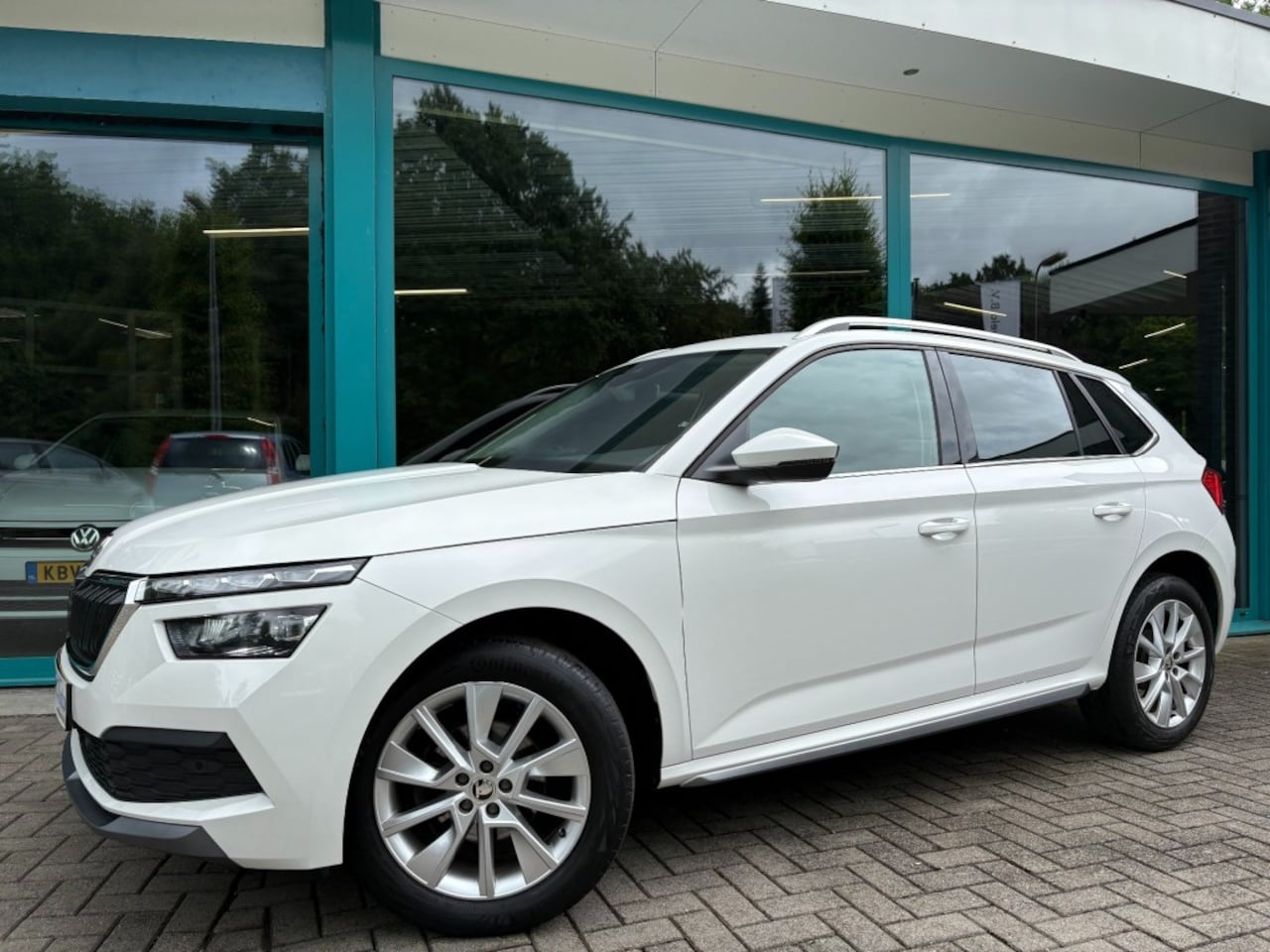 Skoda Kamiq - 1.0 TSI STYLE DSG CarPlay, Camera, LED, TrHaak, PDC, Adaptive - AutoWereld.nl