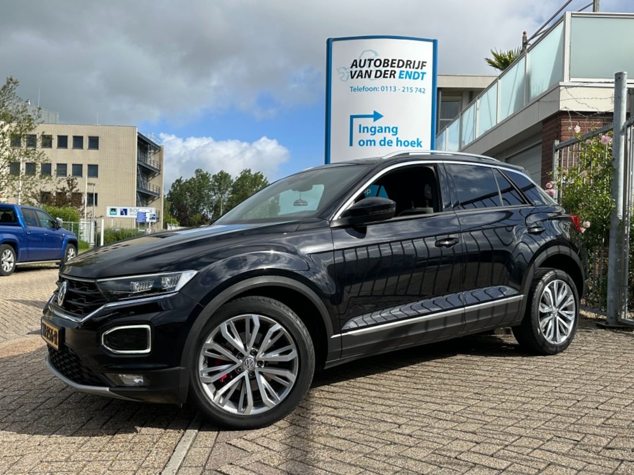 Volkswagen T-Roc - 1.5 TSI Sport  LED  ACC  DSG  CarPlay  Stoelverwarming - AutoWereld.nl