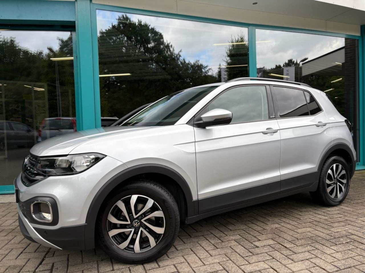 Volkswagen T-Cross - 1.0 TSI ACTIVE CarPlay, Navi, Virtual, Adaptive, PDC - AutoWereld.nl