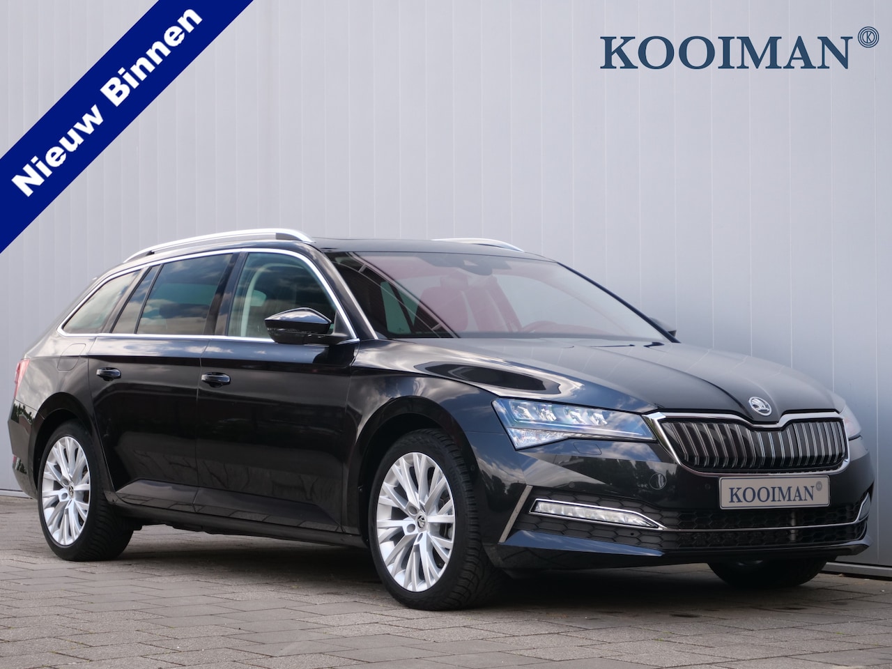 Skoda Superb Combi - 1.4 TSI iV Style 218 Pk Automaat Navi / DAB / Apple Carplay / Pano-dak - AutoWereld.nl