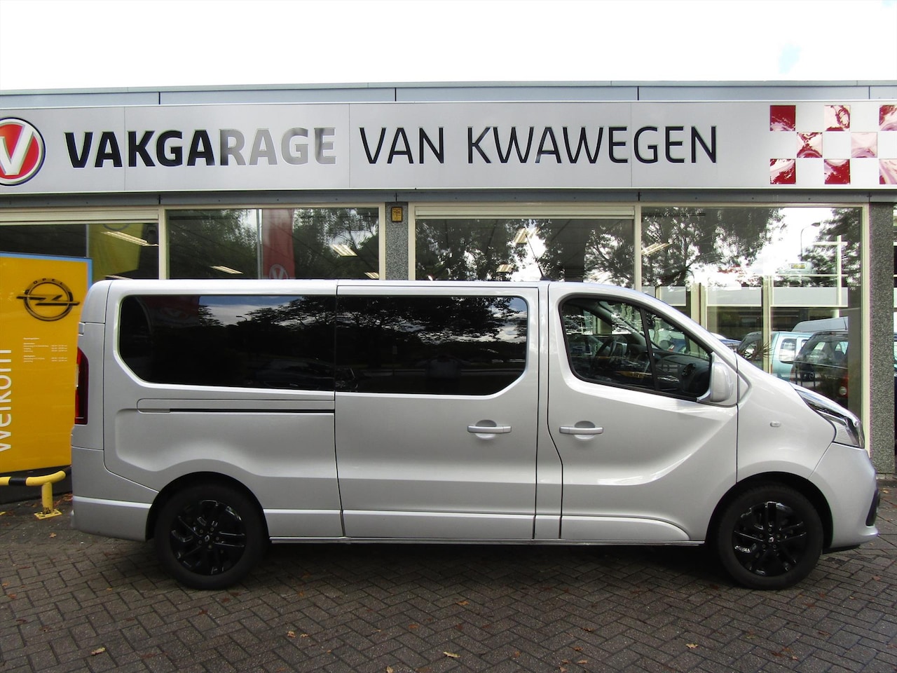 Renault Trafic - L2 DUB.CAB.145 PK NAVI /BLUET,/ L.M. 5/6 zits - AutoWereld.nl
