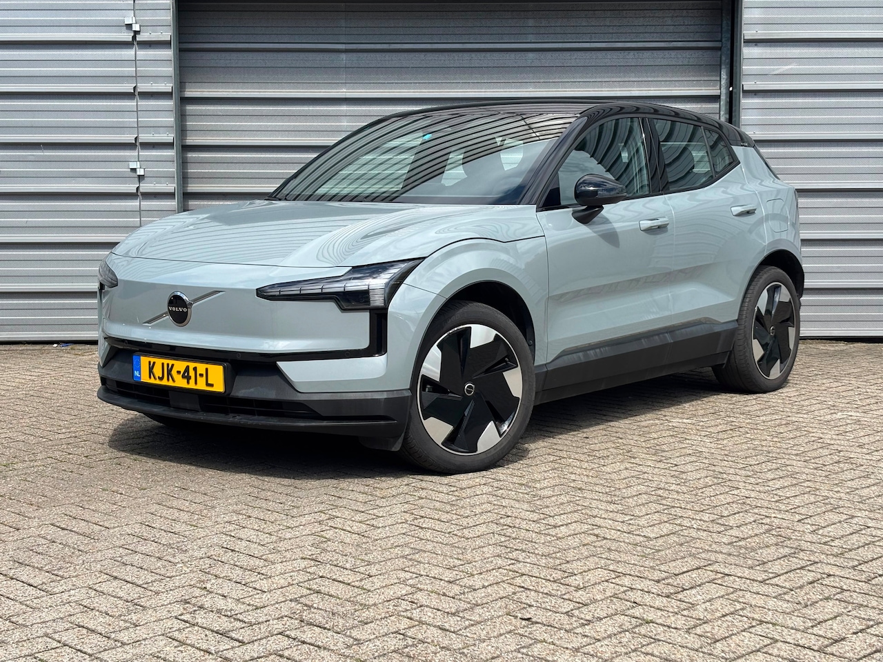 Volvo EX30 - Plus 272PK Extended Range | Adap Cruise |  Digital Key | HK Audio | Park Assist | 19'' - AutoWereld.nl