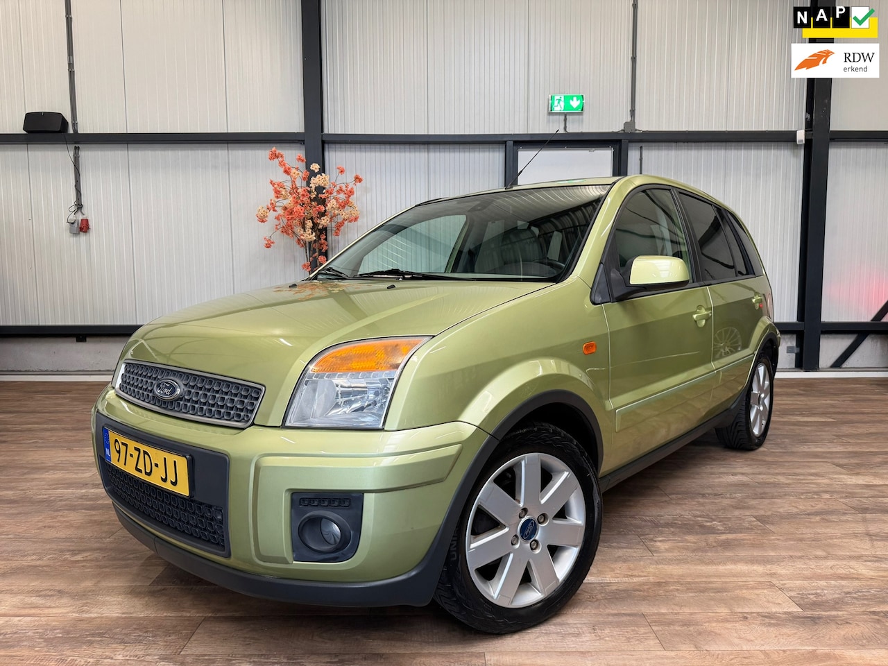 Ford Fusion - 1.4-16V Futura / AUTOMAAT / AIRCO / Nieuwstaat / - AutoWereld.nl