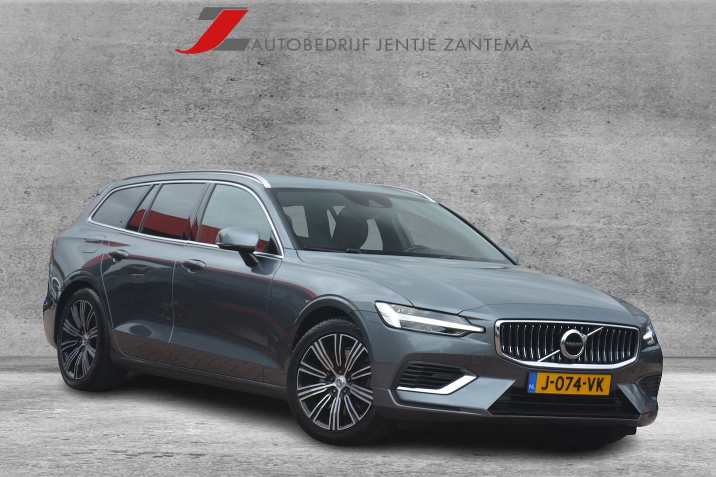 Volvo V60 - 2.0 T6 Recharge AWD Business Pro | Navigatie | Sportstoelen | Pilot Assist | Stoelverwarmi - AutoWereld.nl